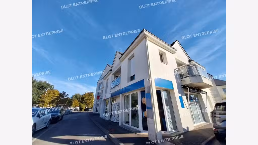 A louer bureaux 55m² belle visibilité  Guérande