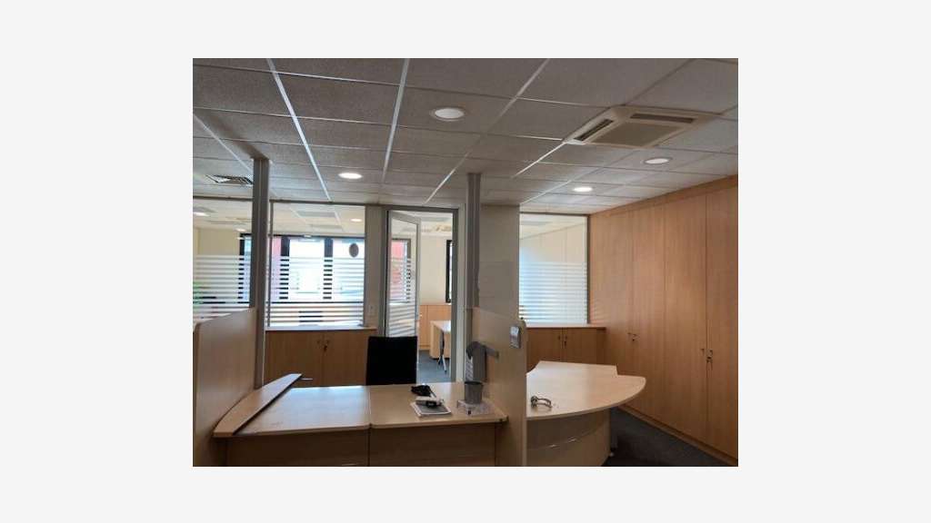 A louer bureaux 194m² avec places parking Besançon