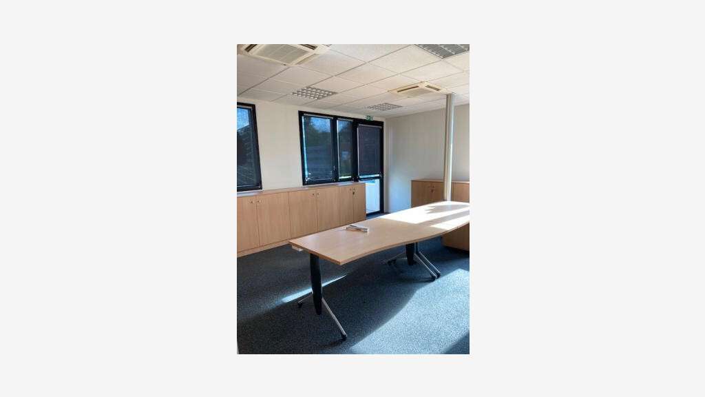 A louer bureaux 194m² avec places parking Besançon