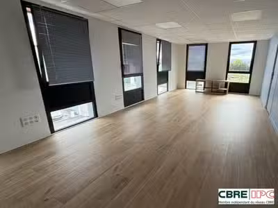Location bureaux 54m² avec stationnement à Bidart