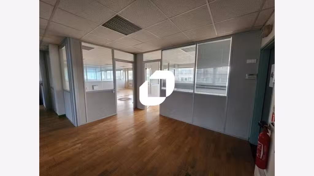 A louer Bureaux 1095m² Bievres