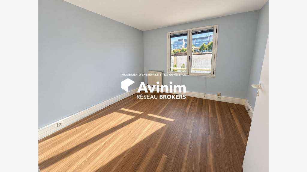 BUREAUX À LOUER – 60 M² – BOBIGNY (93) – 2 PARKING