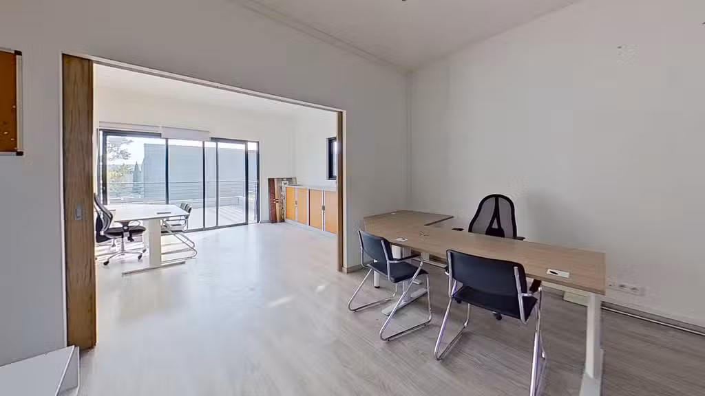 A louer bureau contemporain 42m² à Boé