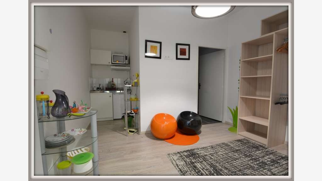 A louer bureau contemporain 41m² zone comm. de Boé