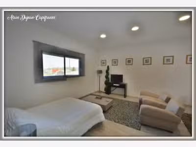 A louer bureau contemporain 41m² zone comm. de Boé