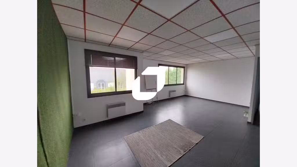 A louer Bureaux 600m² Boissy l'aillerie
