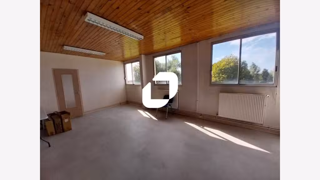A louer Bureaux 170m² Boissy l'aillerie