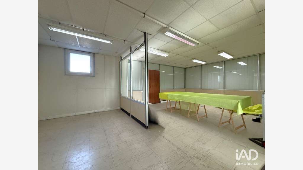 A louer bureau 74m² à Boissy-sous-Saint-Yon