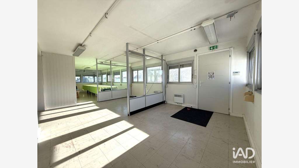 A louer bureau 74m² à Boissy-sous-Saint-Yon