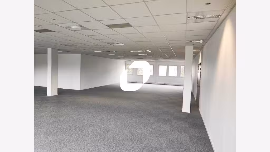 A louer Bureaux 353m² Bondy