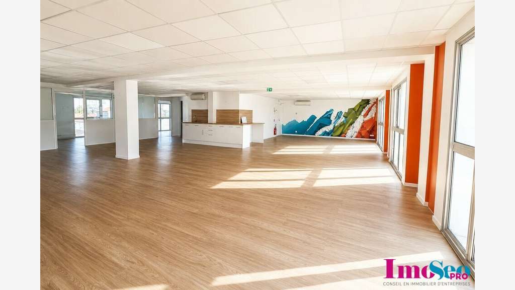 Bureaux PMR de 271m² à louer en R+2 à Bordeaux