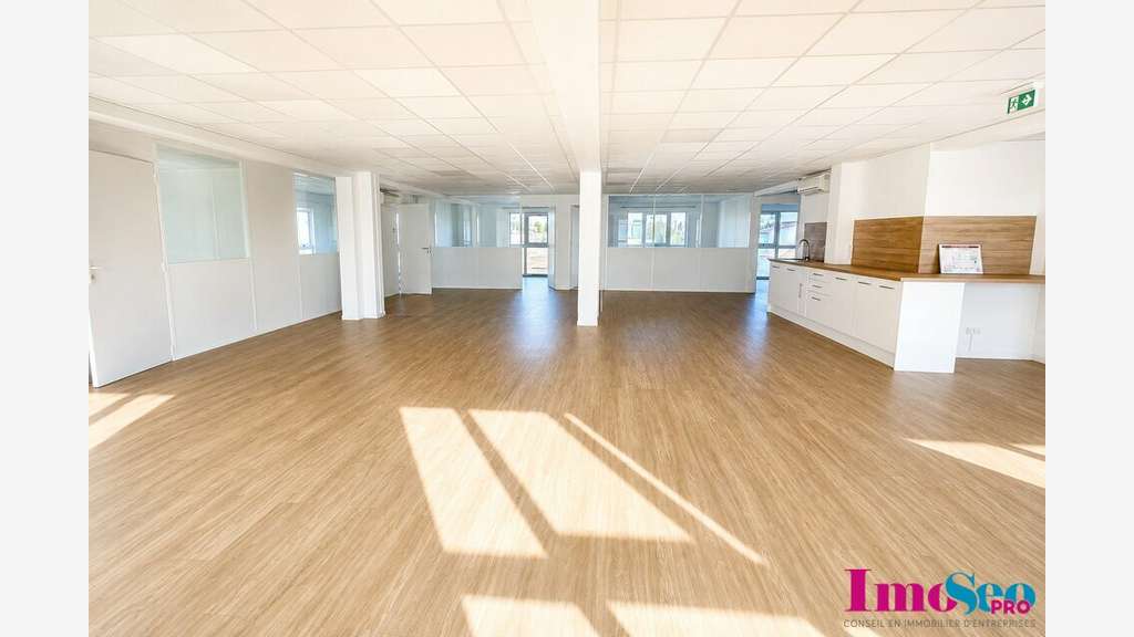 Bureaux PMR de 271m² à louer en R+2 à Bordeaux