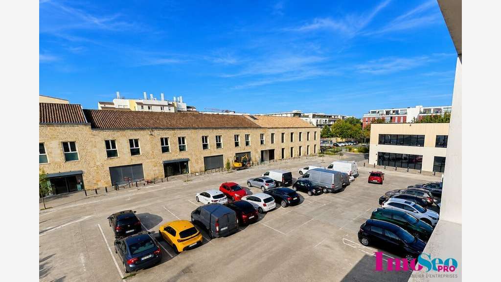 Bureaux PMR de 271m² à louer en R+2 à Bordeaux