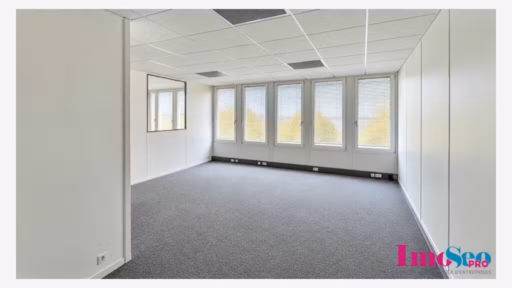 Bureaux de 202m² à louer en RDC à Bordeaux