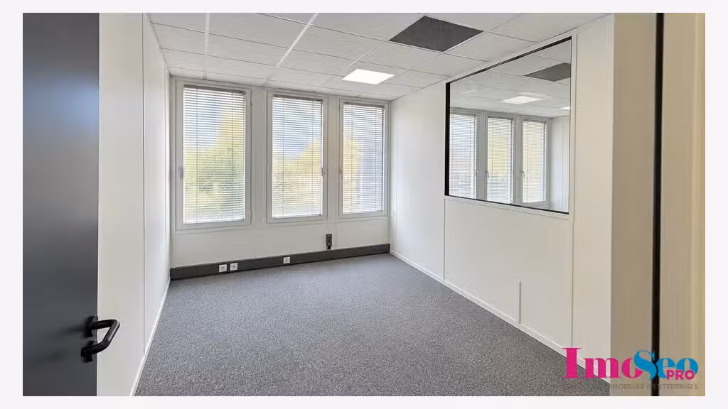 Bureaux de 202m² à louer en RDC à Bordeaux