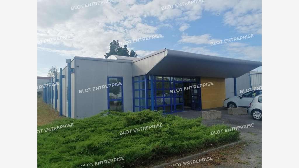 À LOUER - BUREAUX - 249 M² - BOUGUENAIS