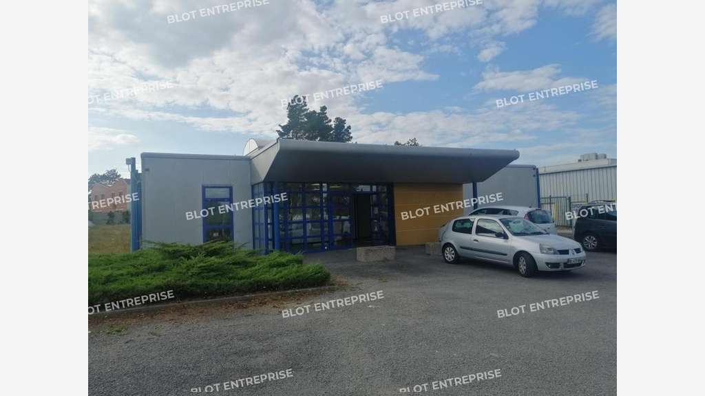 À LOUER - BUREAUX - 249 M² - BOUGUENAIS