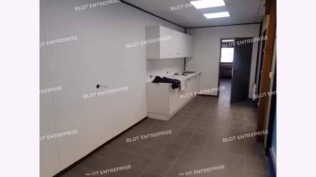 A louer bureaux 249m² zone de la Bouvre Bouguenais