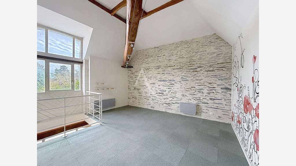 Loue local professionnel 128m² Brain-sur-L'Authion