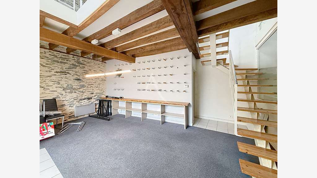 Loue local professionnel 128m² Brain-sur-L'Authion