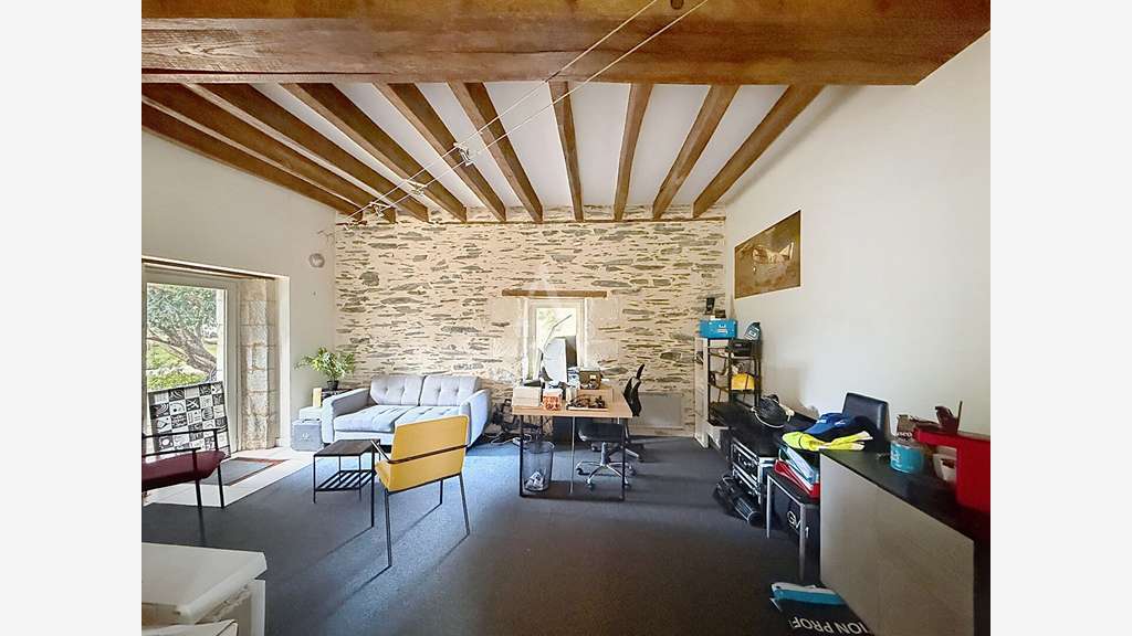Loue local professionnel 128m² Brain-sur-L'Authion