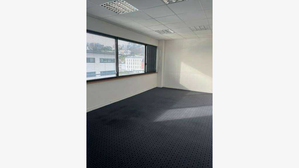 Bureaux 126m² à louer sur port de commerce Brest 