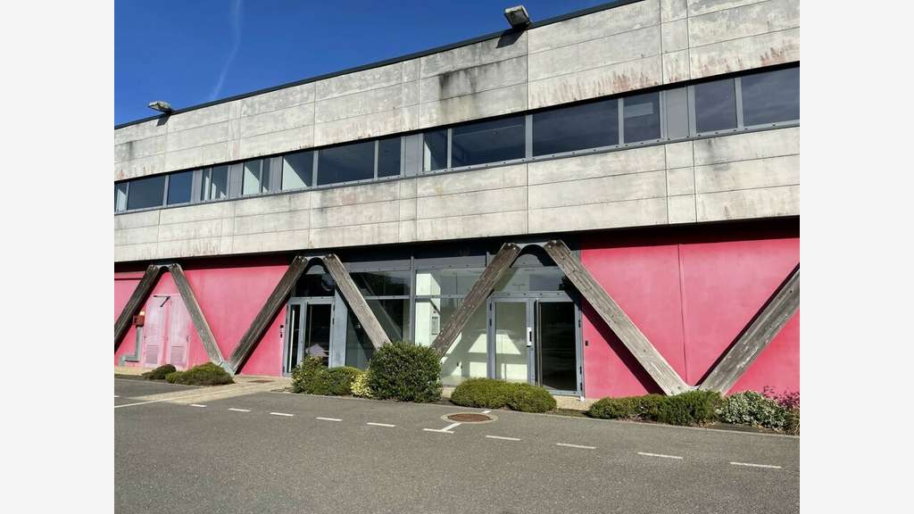 Loue bureaux de 1019m² ERP au 1er étage à Brest