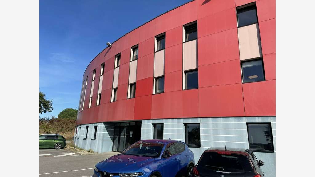 Bureaux de 250m² à louer à Guipavas Kergaradec