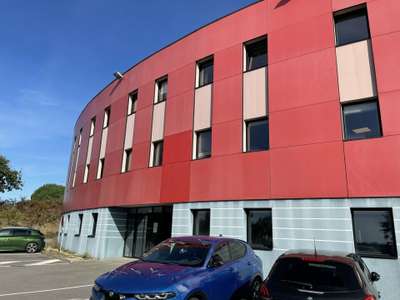 Bureaux de 250m² à louer à Guipavas Kergaradec