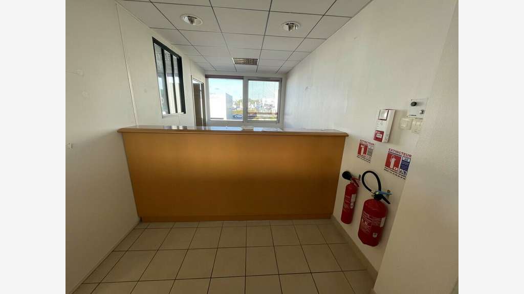 A louer bureaux de 408m² au 1er étage à Brest
