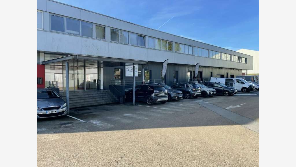 A louer bureaux de 408m² au 1er étage à Brest