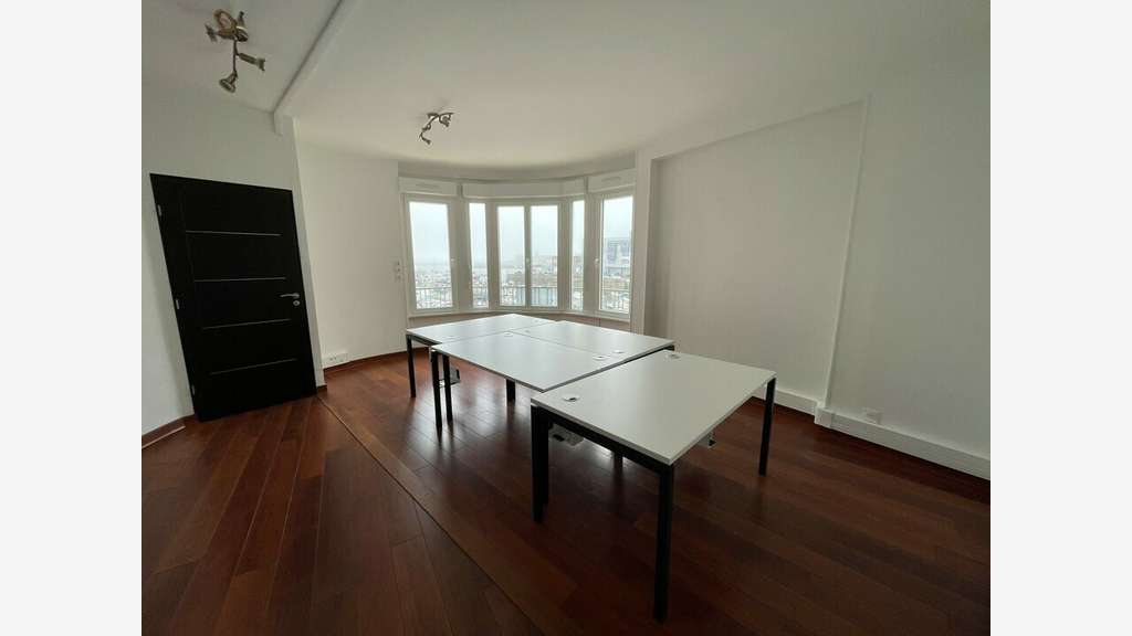 Bureaux 110m² à louer à Brest port emplacement N°1