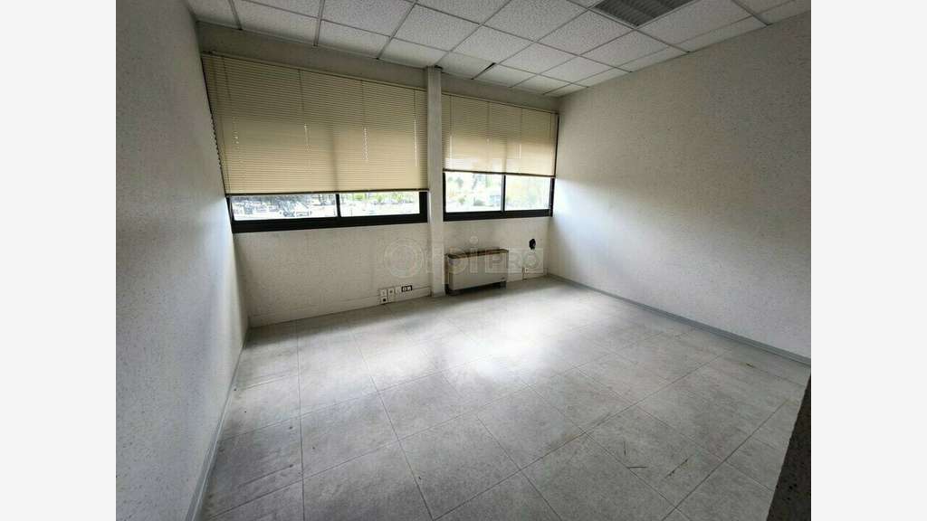 Bureaux 300m² à louer à Brive-la-Gaillarde A20