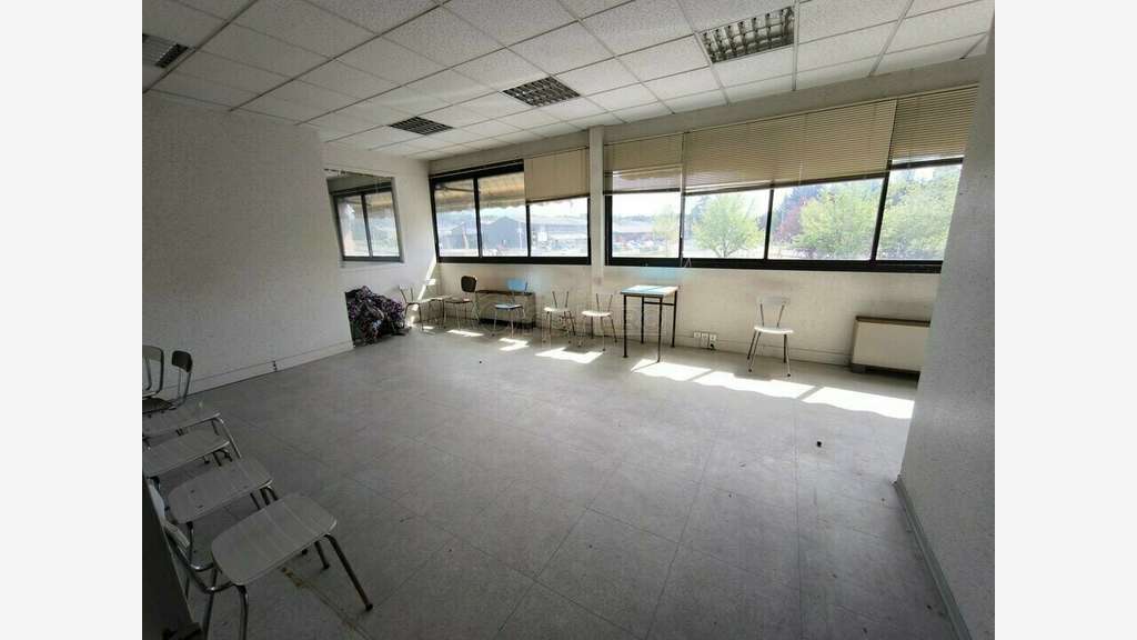 Bureaux 300m² à louer à Brive-la-Gaillarde A20