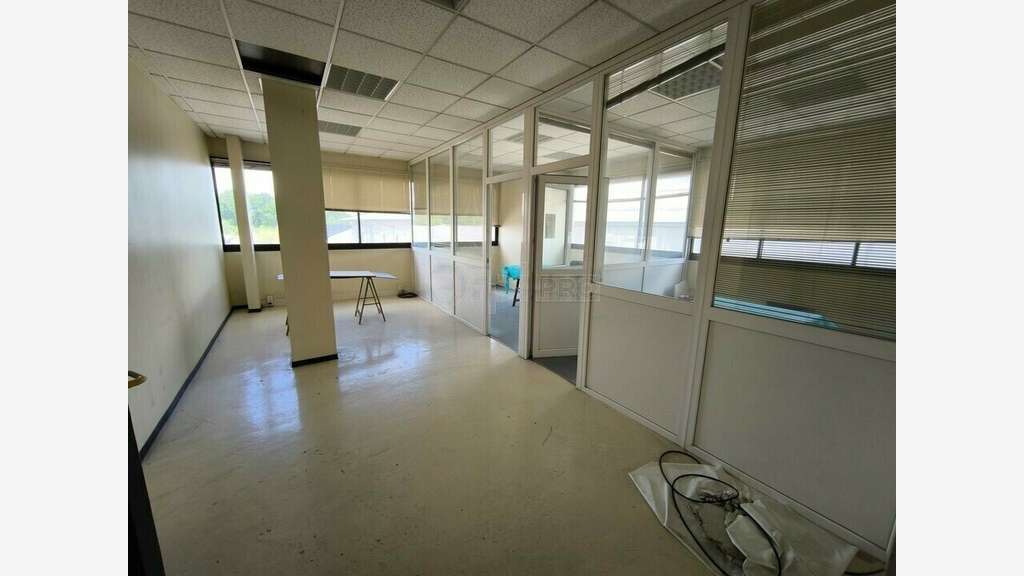 Bureaux 300m² à louer à Brive-la-Gaillarde A20