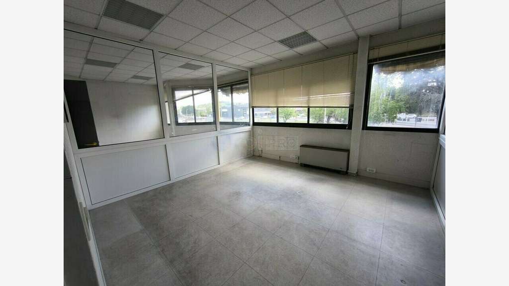 Bureaux 300m² à louer à Brive-la-Gaillarde A20