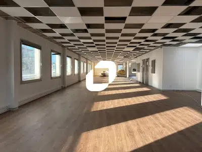 A louer Bureaux 450m² Bron