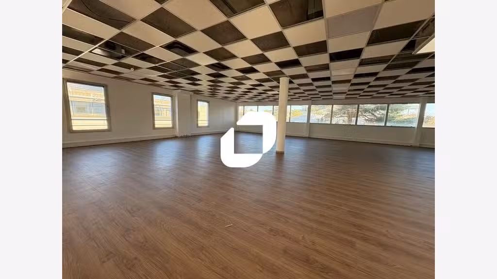 A louer Bureaux 450m² Bron