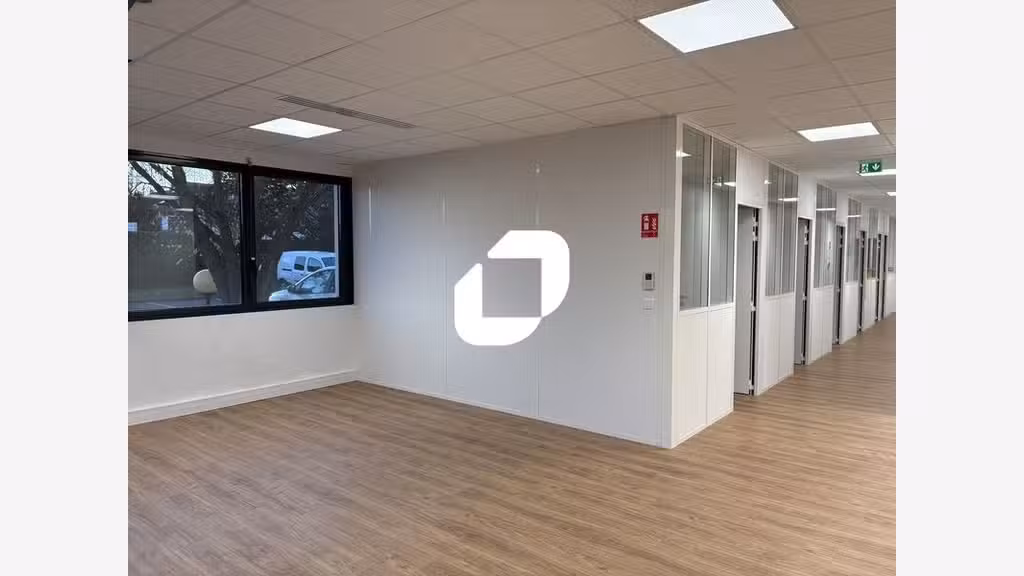 A louer Bureaux 163m² Bron