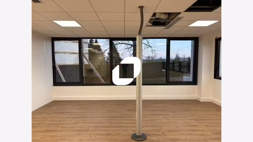 A louer Bureaux 163m² Bron