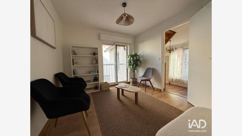 A louer bureau de 24m² à Brunoy Pyramide