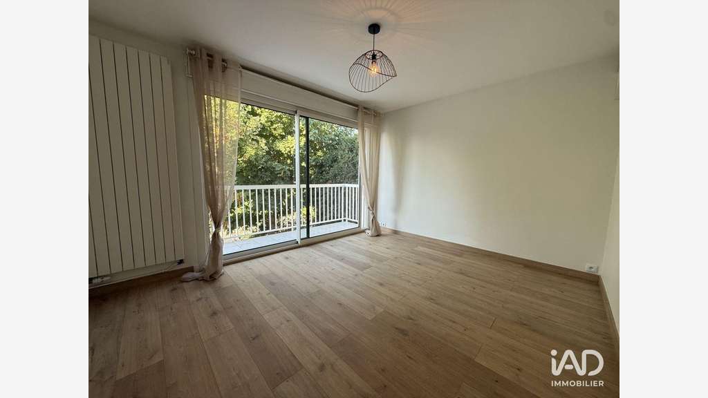 A louer bureau de 24m² à Brunoy Pyramide