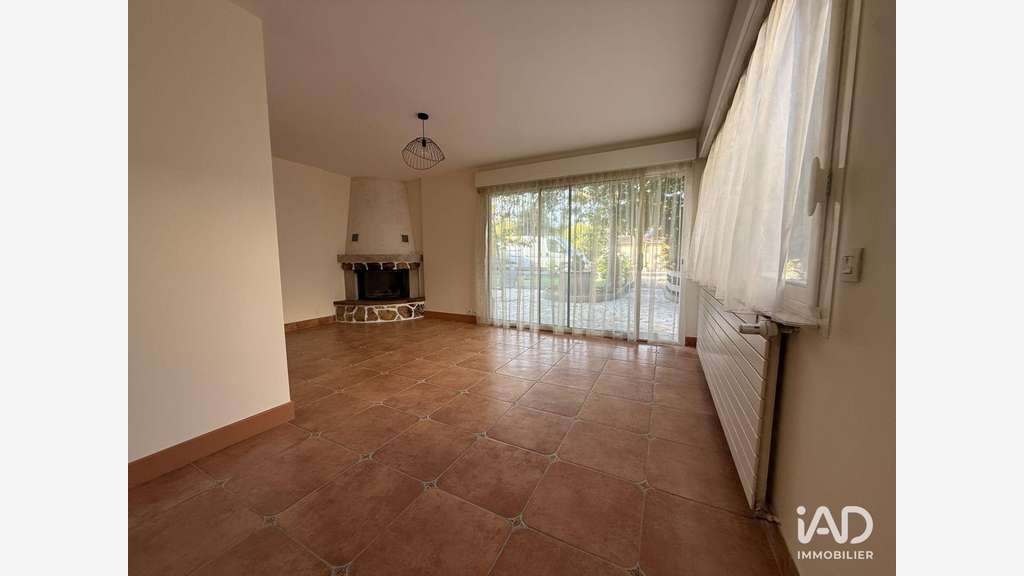 A louer bureau de 109m² à Brunoy Pyramide