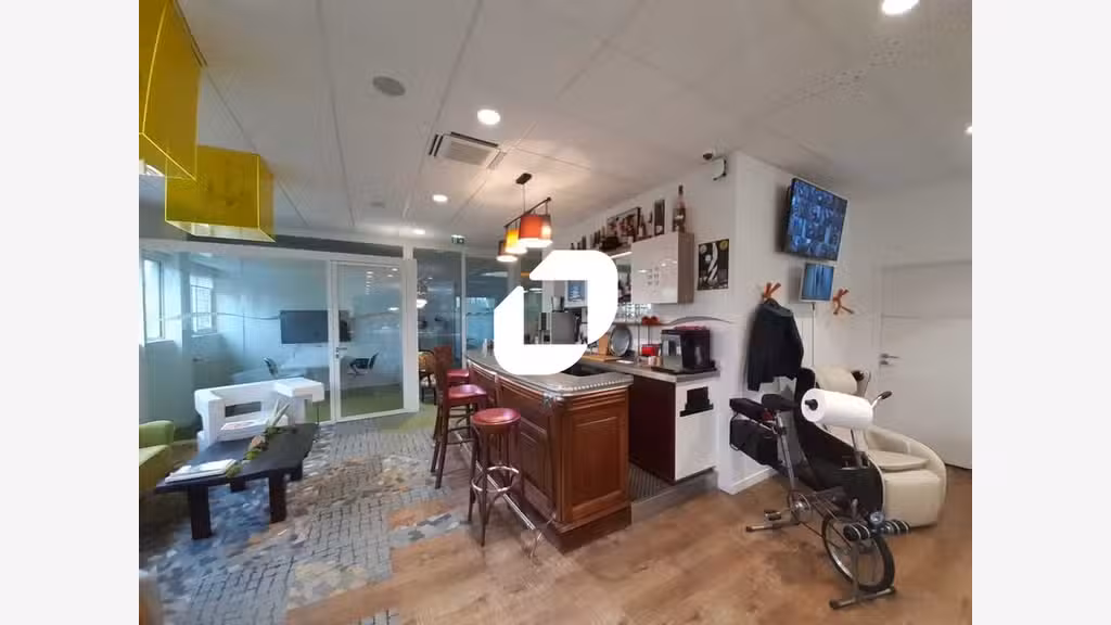 A louer Bureaux 356m² Buc