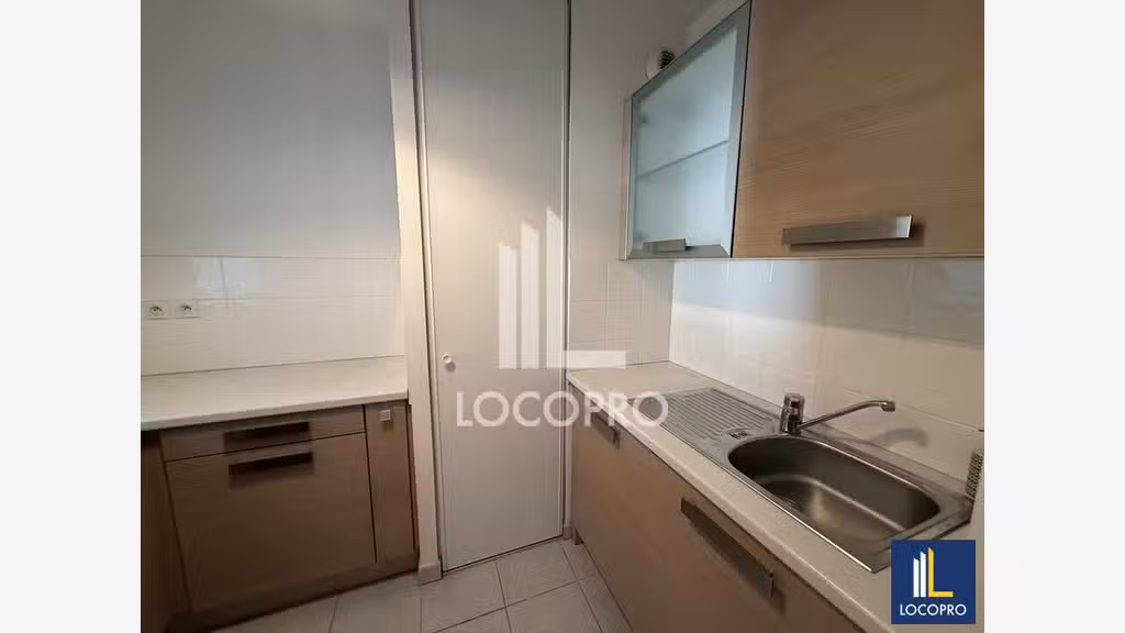 A louer bureau de 41m² + terrasse à Cagnes sur Mer