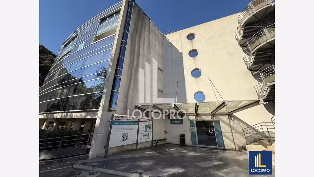 A louer bureau de 41m² + terrasse à Cagnes sur Mer