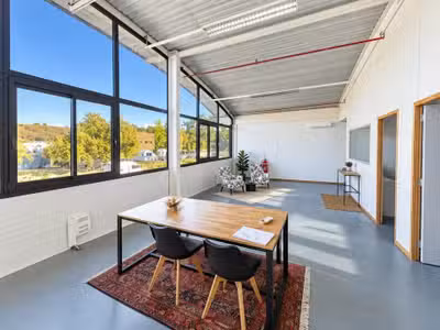Bureaux de 108m² à louer avec parkings à Canejan