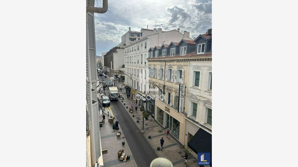 Location bureau privatif meublé 14m² à Cannes