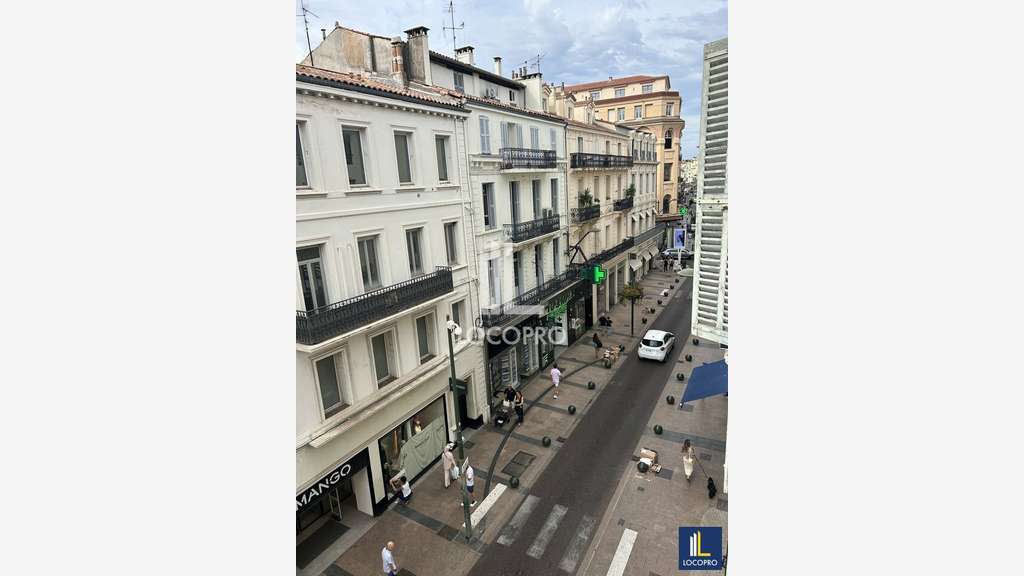 Location bureau privatif meublé 14m² à Cannes