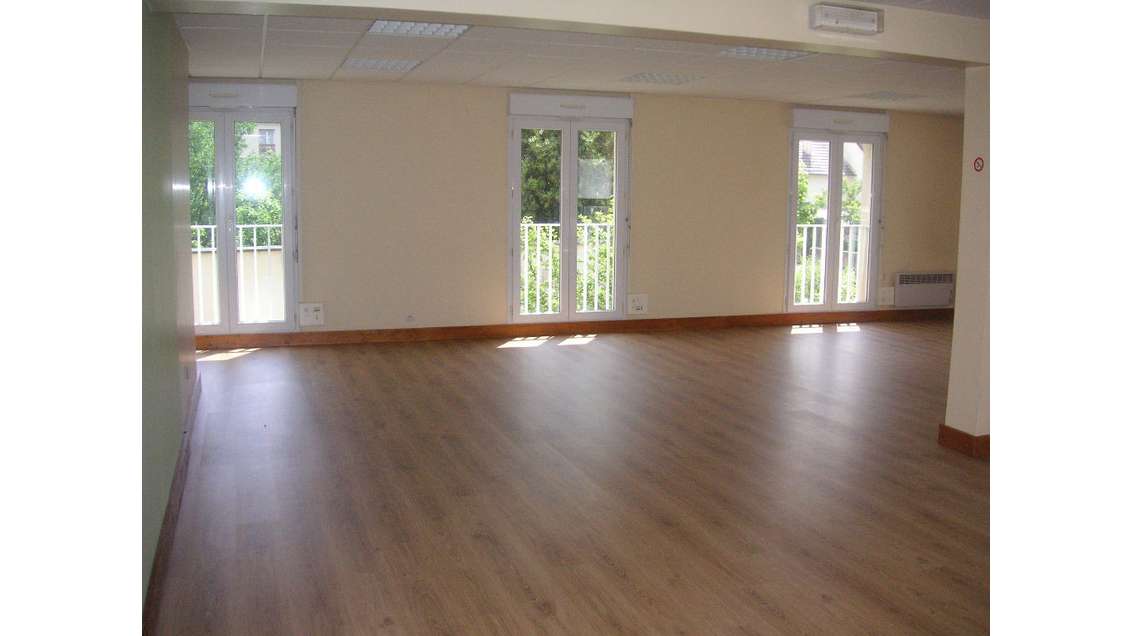 A louer bureau en très bon état 80m² à Carentan 